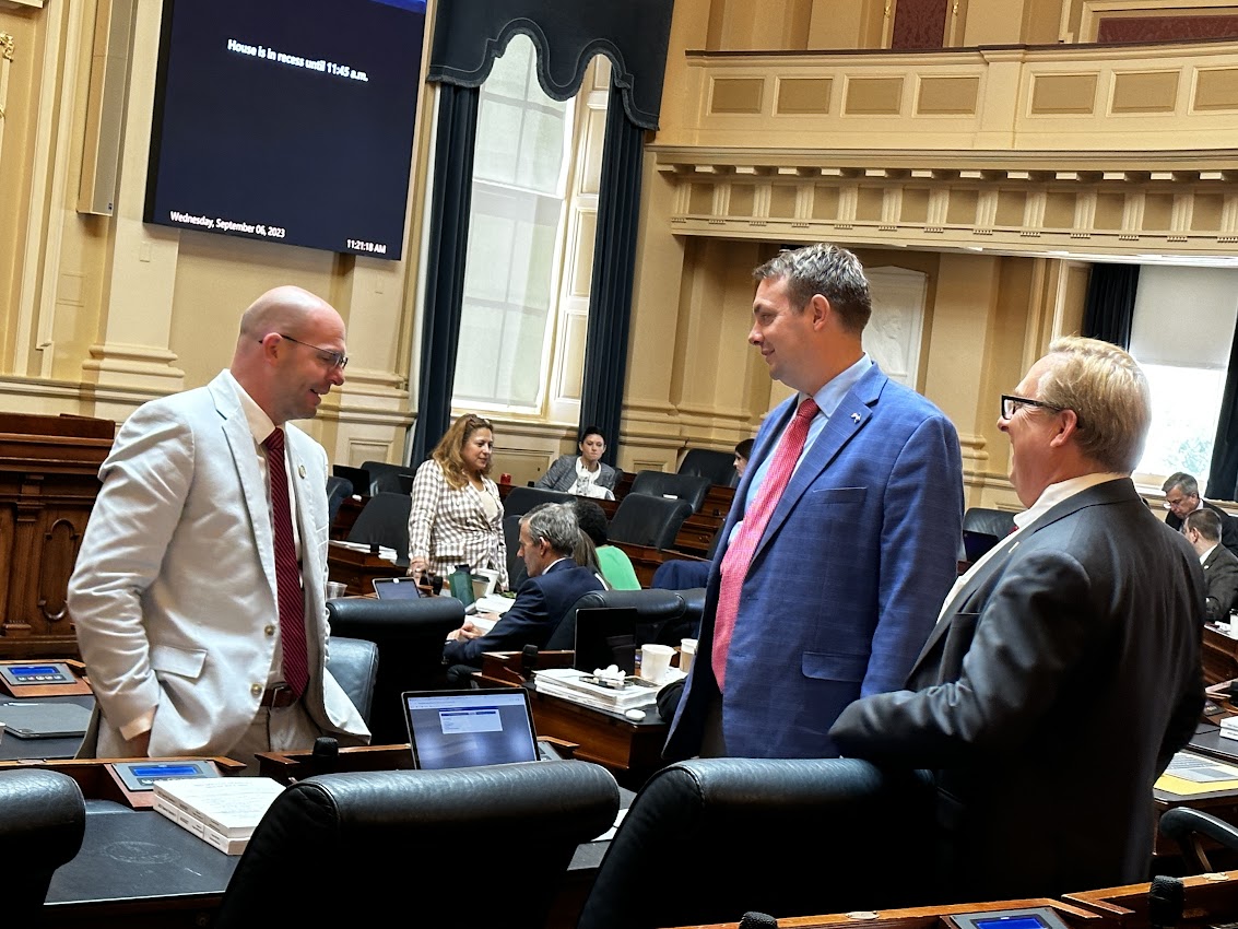 Newly elected Del. Jed Arnold, R-Smyth County, state Sen. David Suetterlein, R-Roanoke County, and Del. Joe McNamara, R-Roanoke County, talk during Wednesday's special session. Photo by Markus Schmidt.