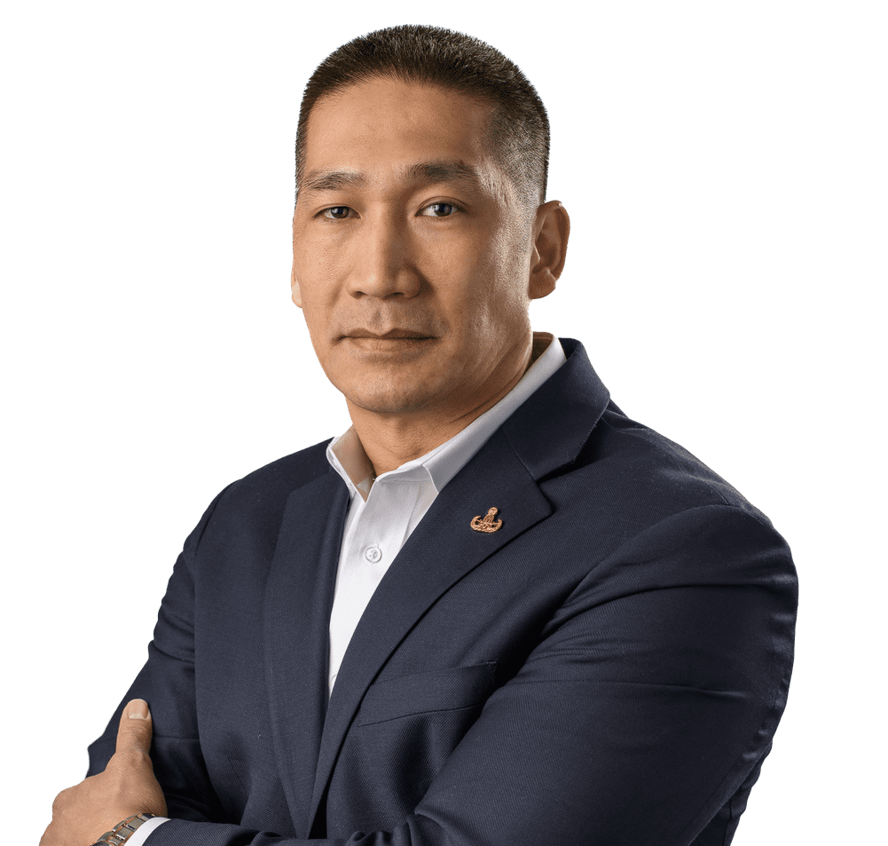 Hung Cao headshot