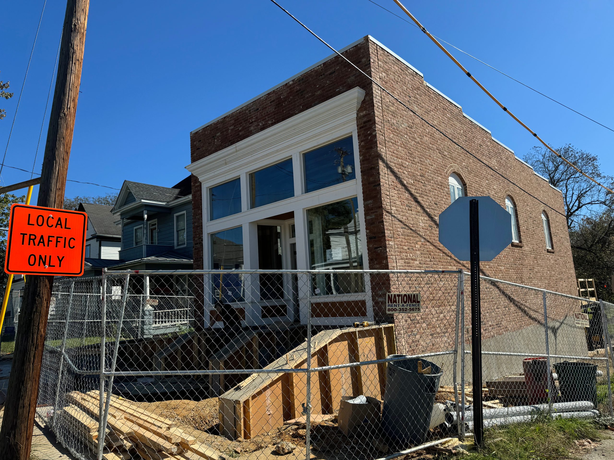 The building at 716 Marshall Ave. could be a coffee shop in the future if the proposed rezoning goes through the planning commission. Photo by Samantha Verrelli.