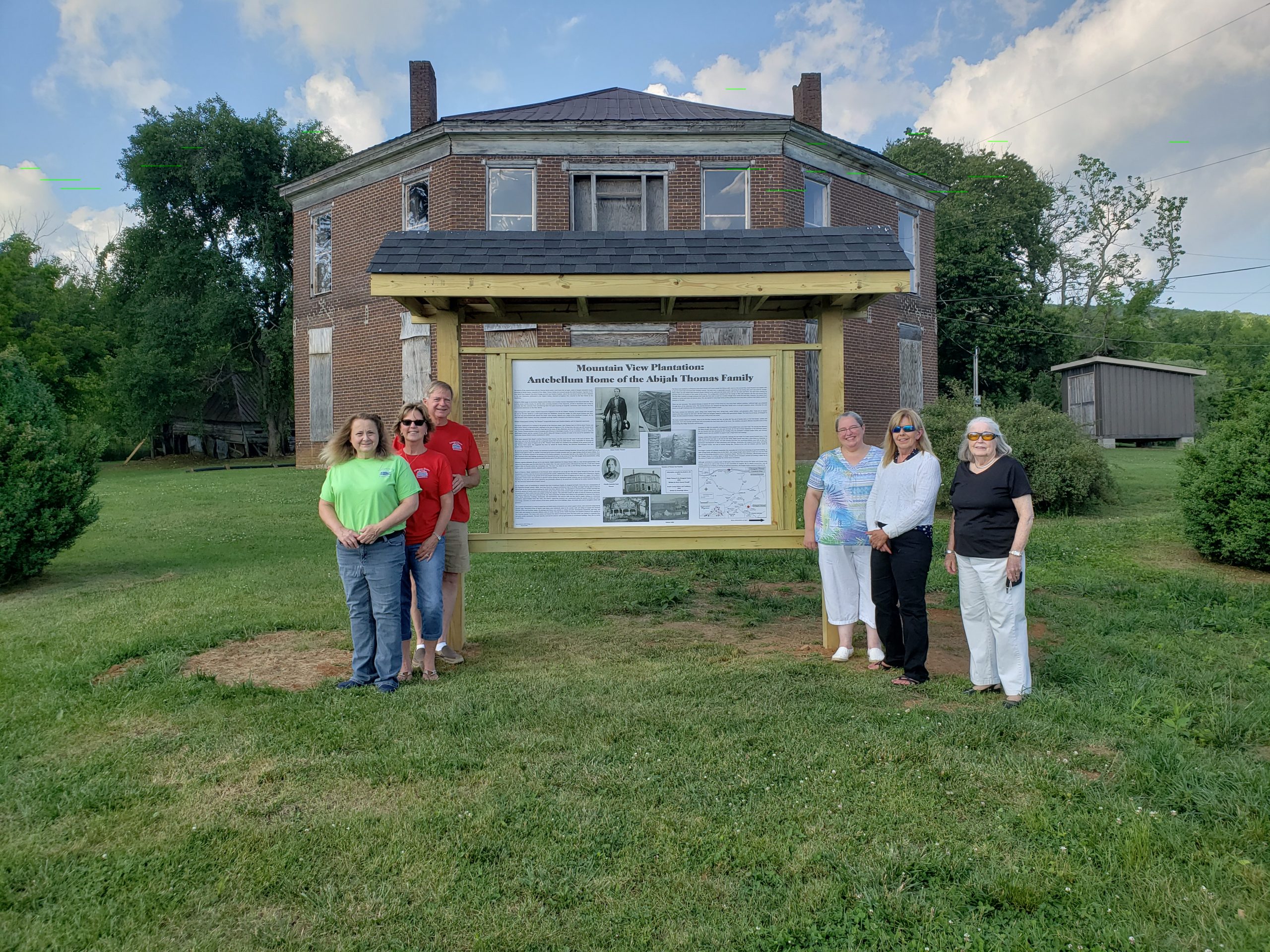 The Octagon House Board of Directors and volunteers. Courtesy of the Octagon House Foundation.