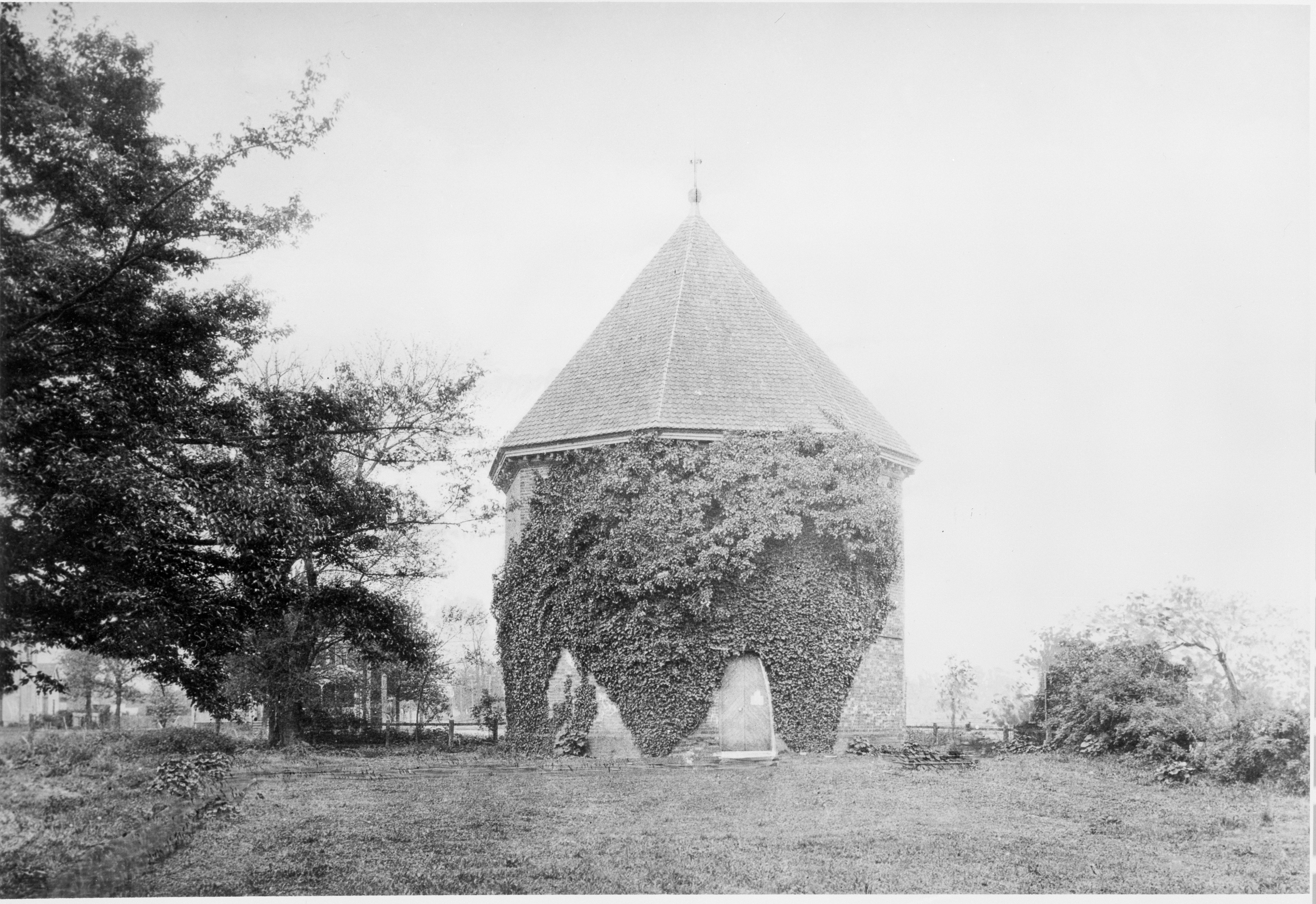View of the magazine prior to restoration, ca. 1928. Credit: The Colonial Williamsburg Foundation
