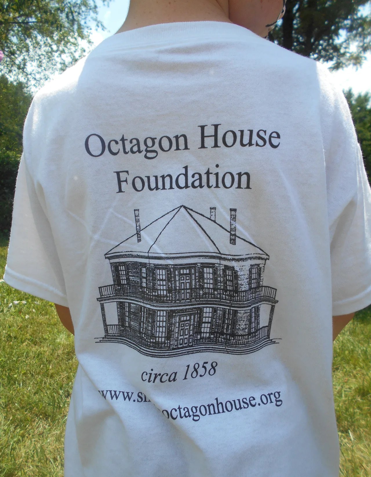 An Octagon House T-shirt. Courtesy of the Octagon House Foundation.