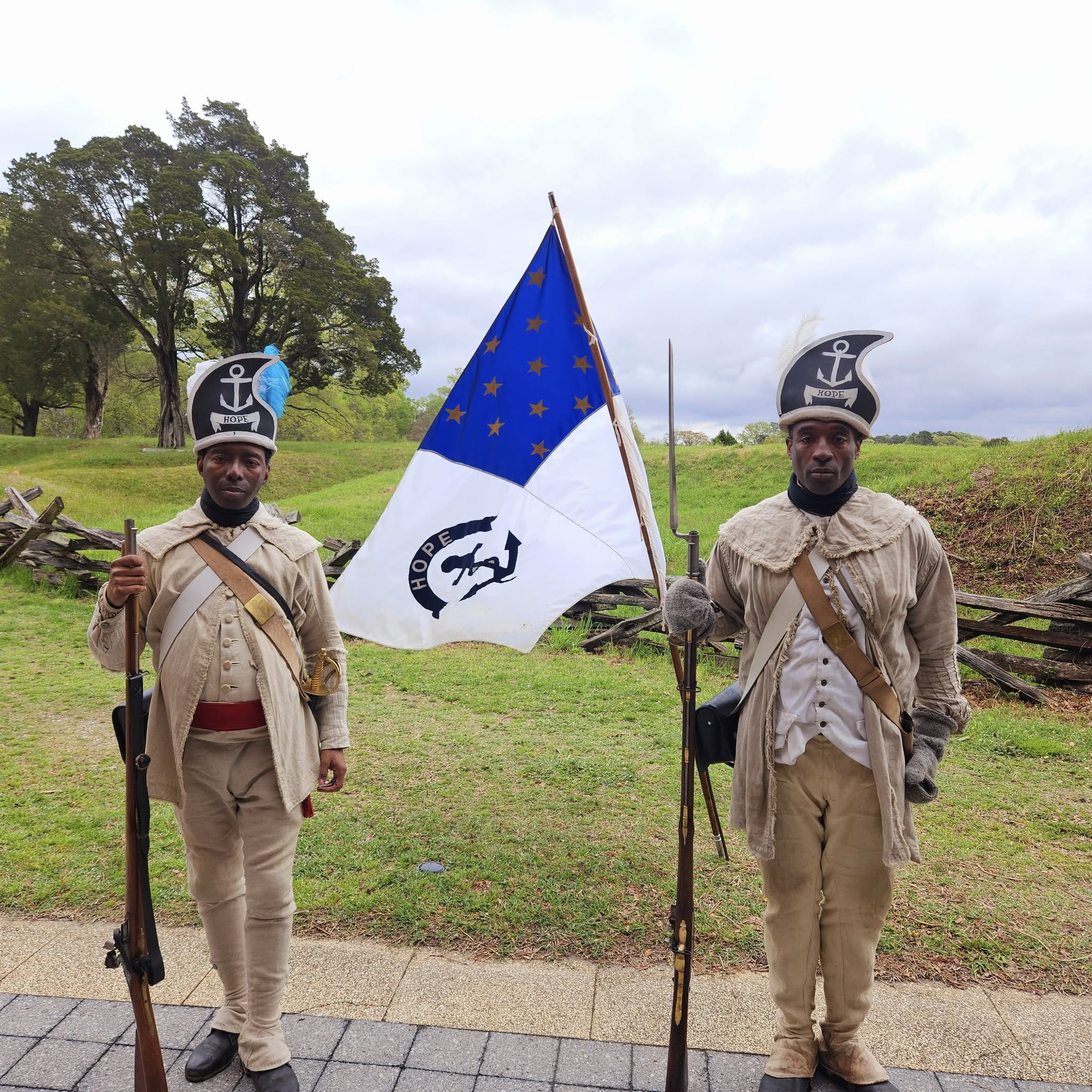 Reenactors from the 1st Rhode Island Regiment spoke to Yorktown Battlefield visitors in April. Courtesy of Colonial National Historical Park.