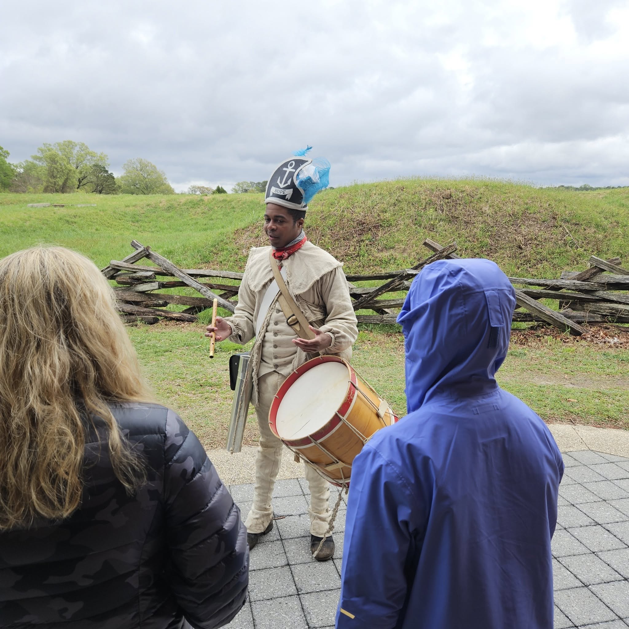 Reenactors from the 1st Rhode Island Regiment spoke to Yorktown Battlefield visitors in April. Courtesy of Colonial National Historical Park.
