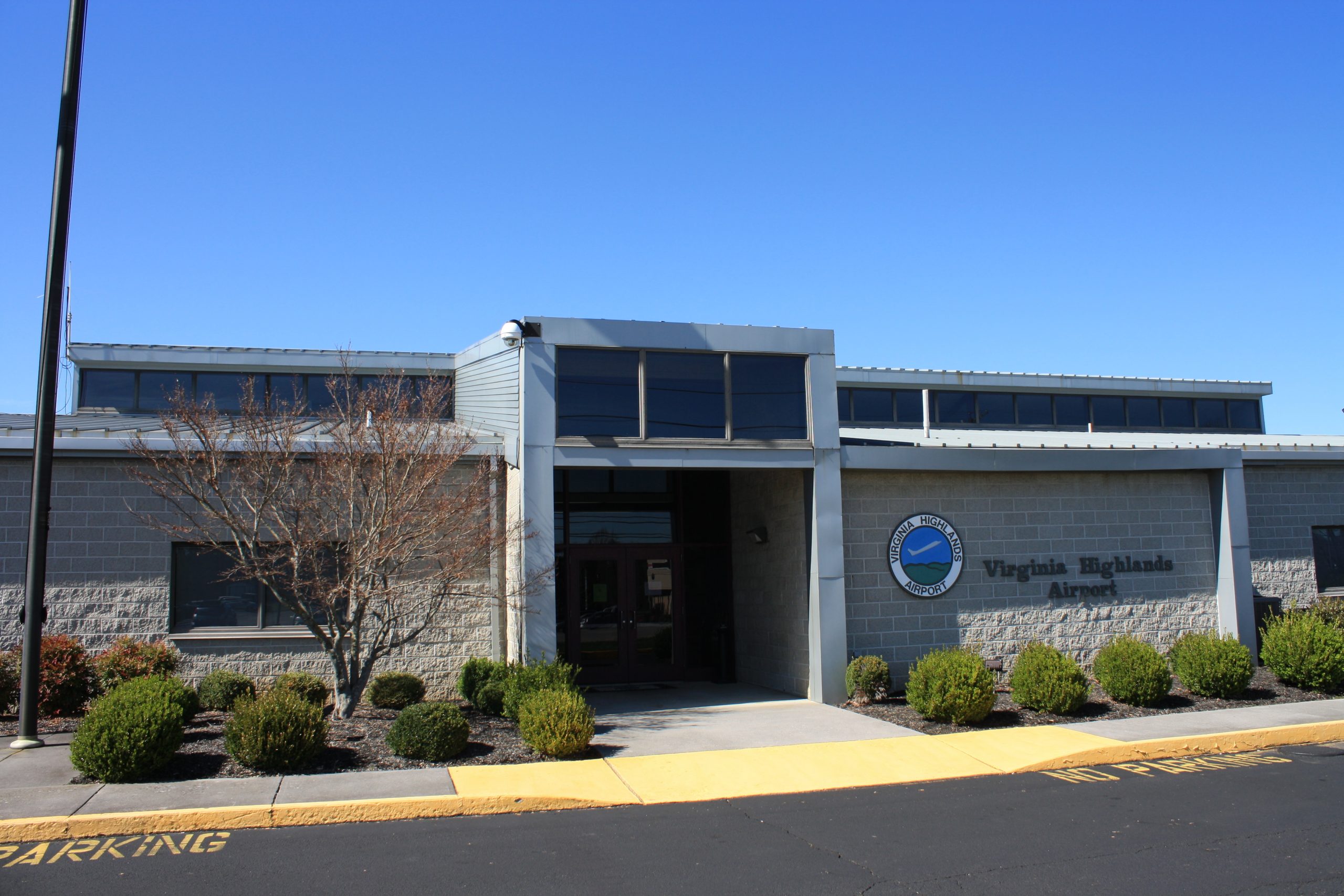 The Virginia Highlands Airport is in Abingdon.