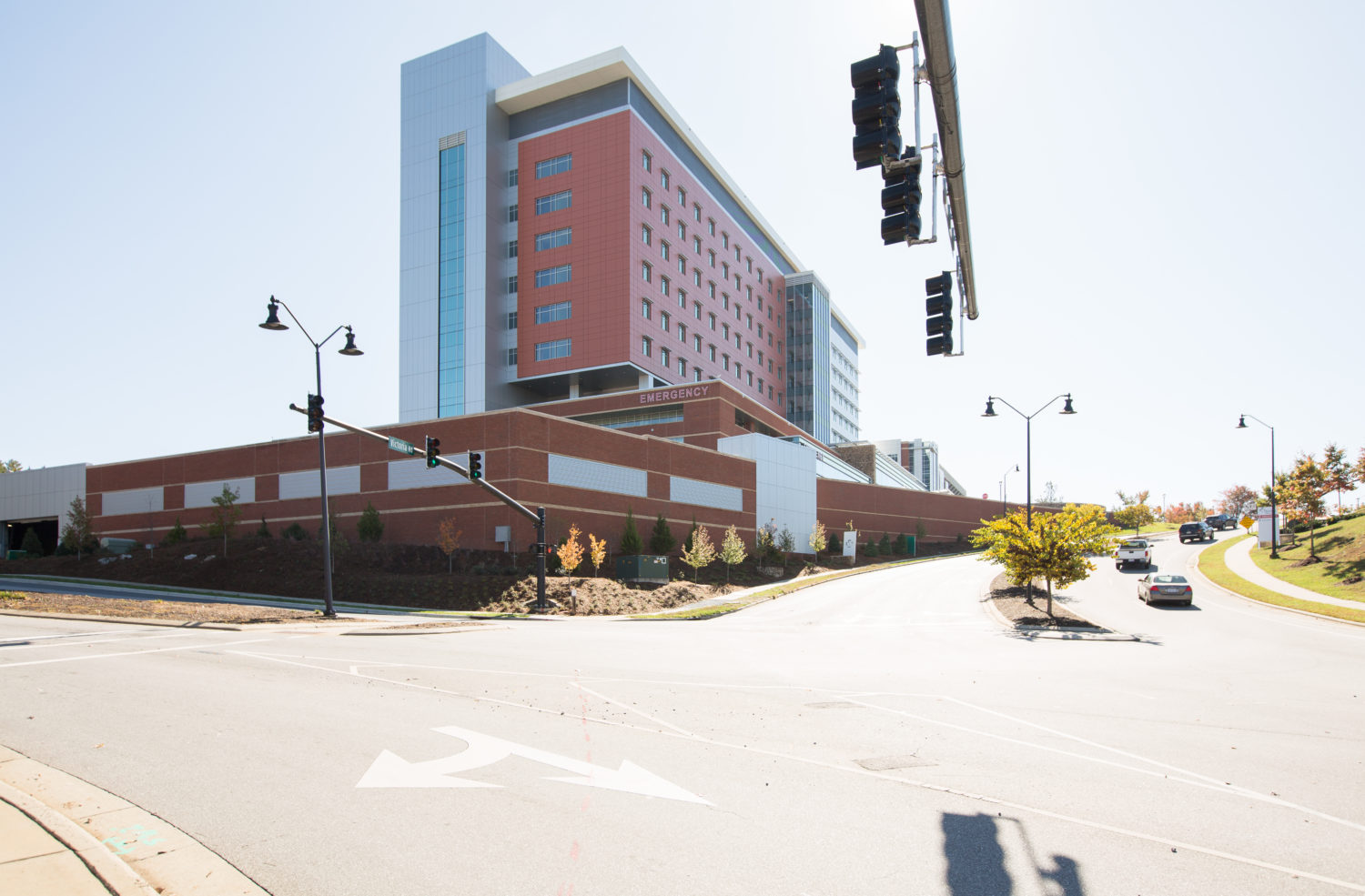 Contract expires but nurses continue talks with Mission Hospital. Strike vote possible.