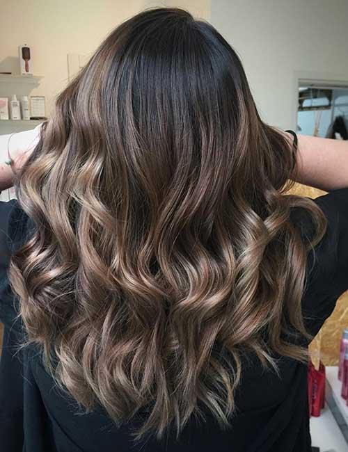 30 Mooiste Donkerbruin Haar Kapsels Voor Vrouwen Haaarstijlen Met Blonde Lokken Nail Art Health And Beauty