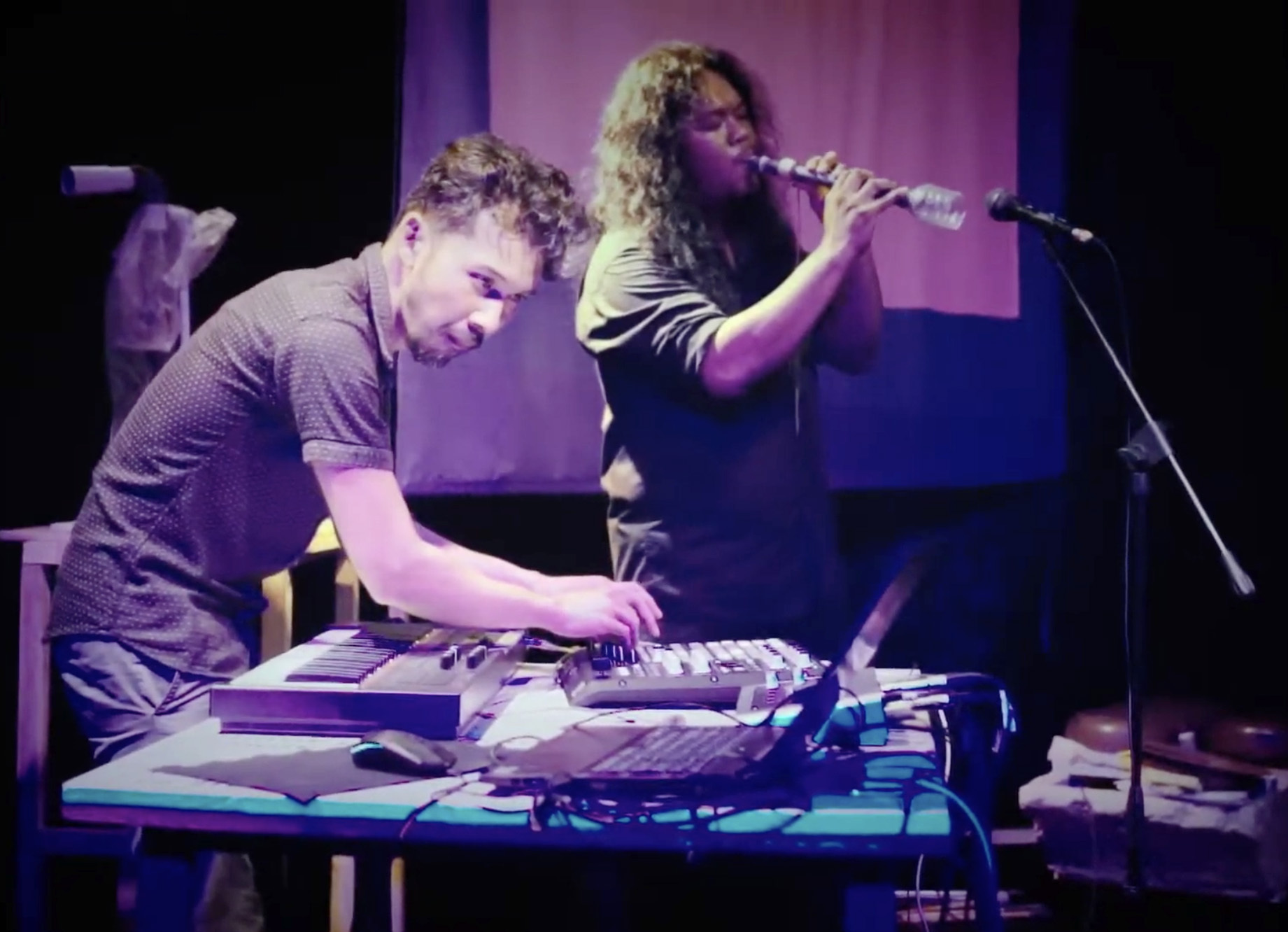 Yennu Ariendra (left) and J. Mo’ong Santoso Pribadi of Raja Kirik perform in 2018 at the Cemeti Institute in Yogyakarta.