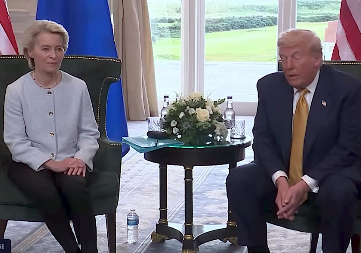 Trump and EU head Ursula Von Der Leyen in Scotland