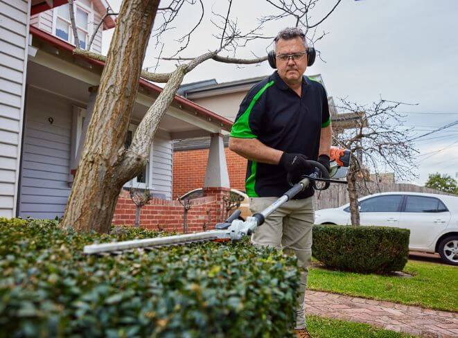 About Us | Comstra Mowing
