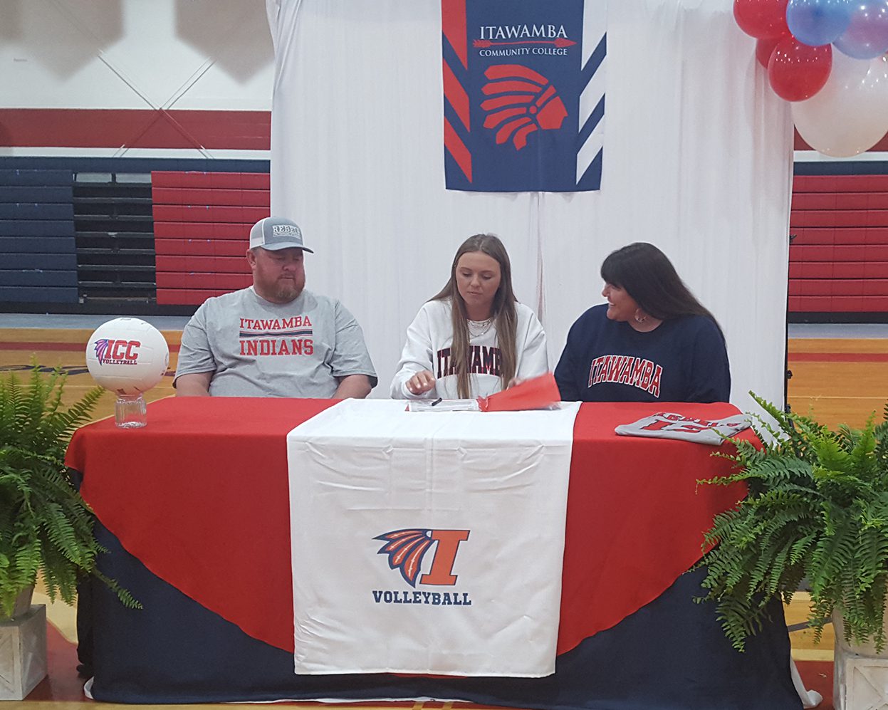 Rosemark S Sarah Allyn Thornell Signs Volleyball Scholarship With Itawamba Community College The Leader