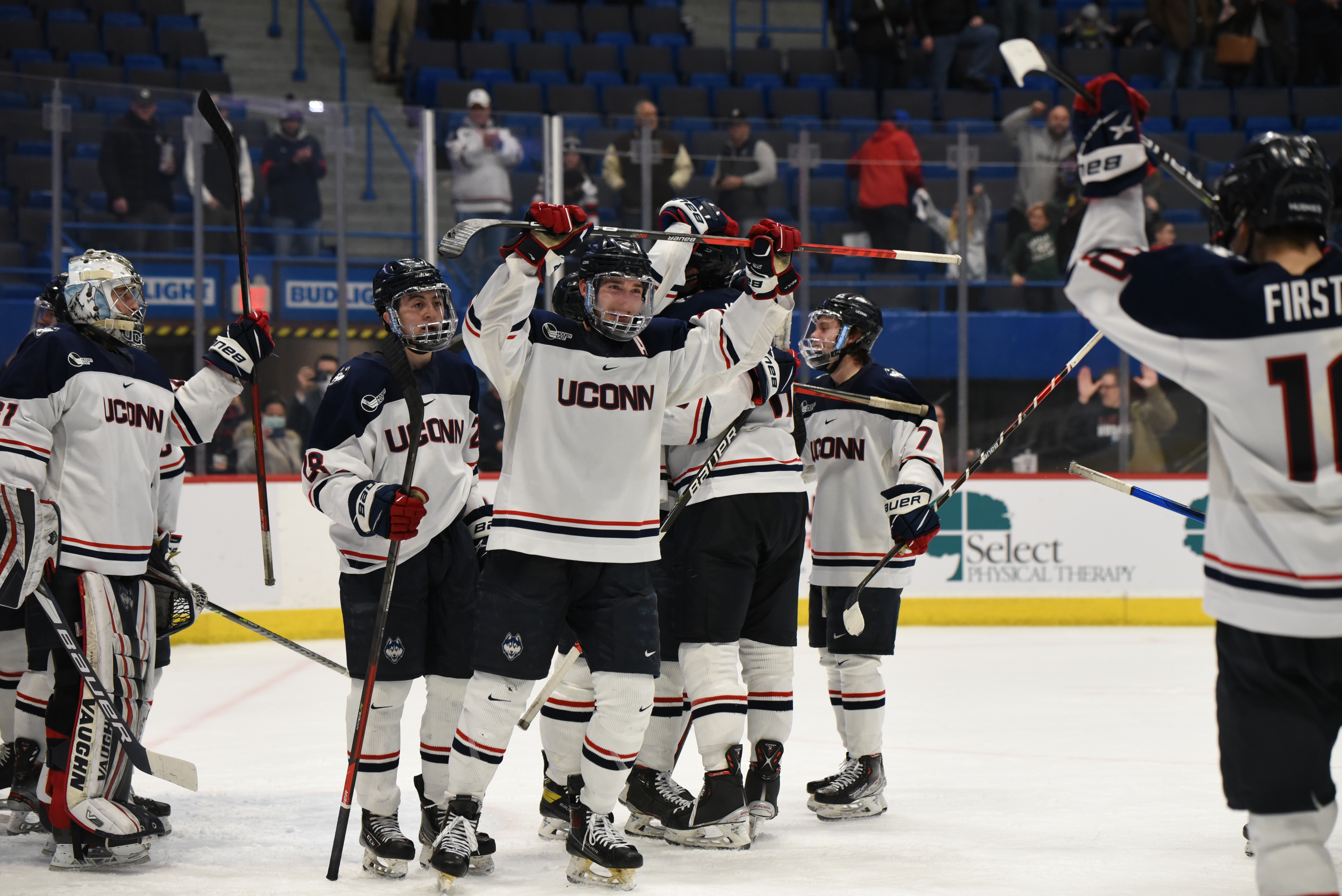 Men S Hockey Huskies Put To Test Versus Ohio State The Daily Campus