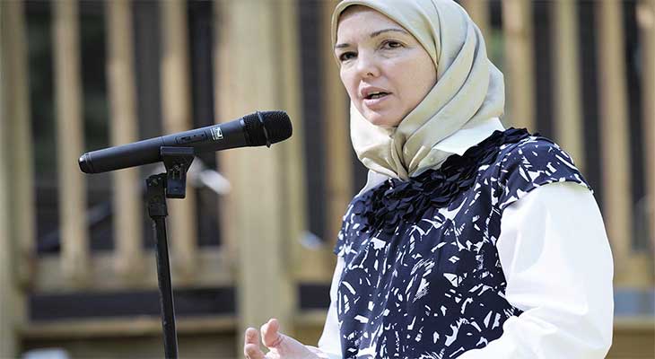 Should The Voice Of A Woman Be Heard By Men?