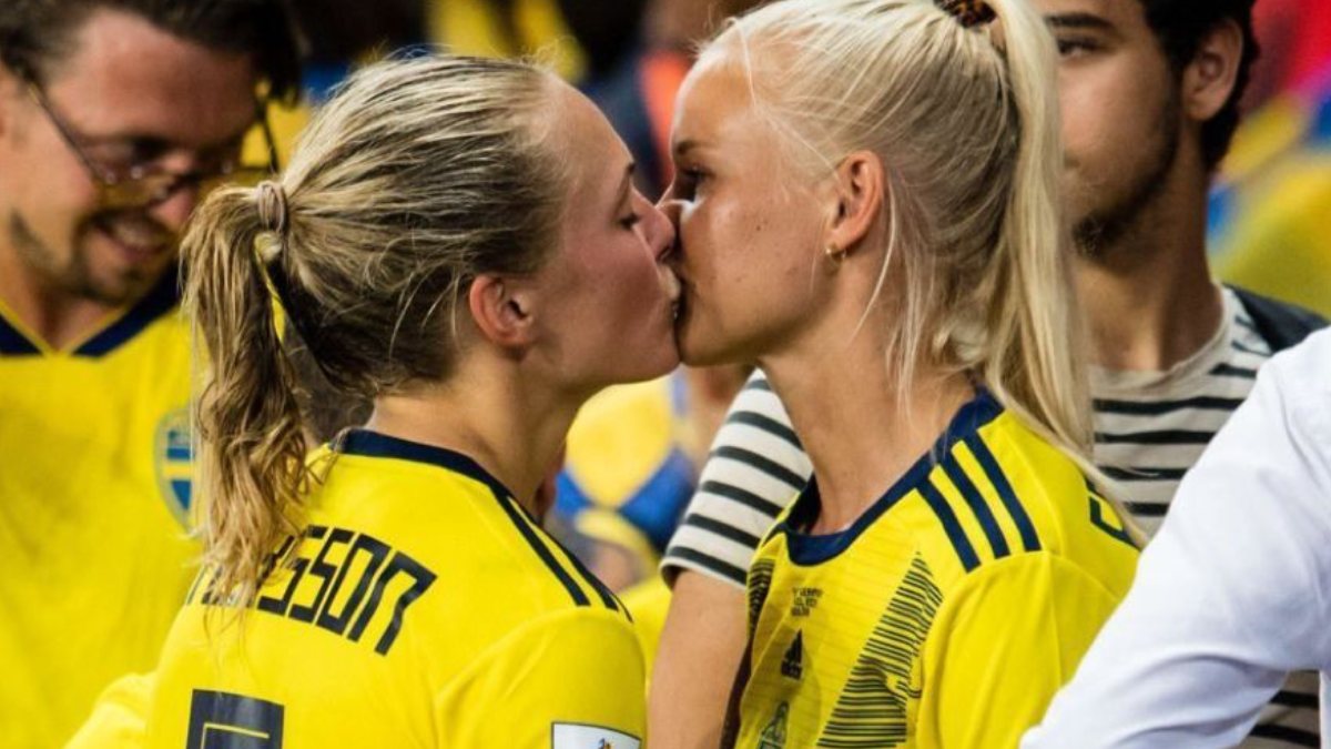 Lesbians and sapphics are going crazy over these moments in women’s football