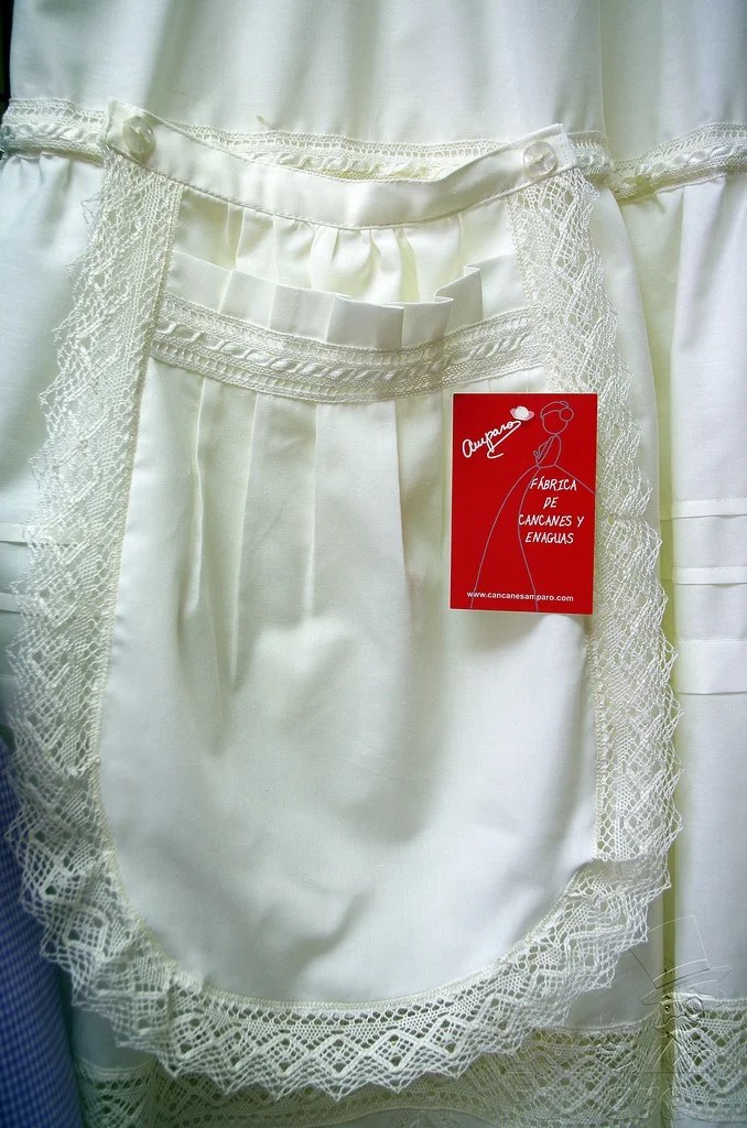 Cancanes Amparo lleva más de 15 años confeccionando cancanes y enaguas 19 Amparo Cancanes 15