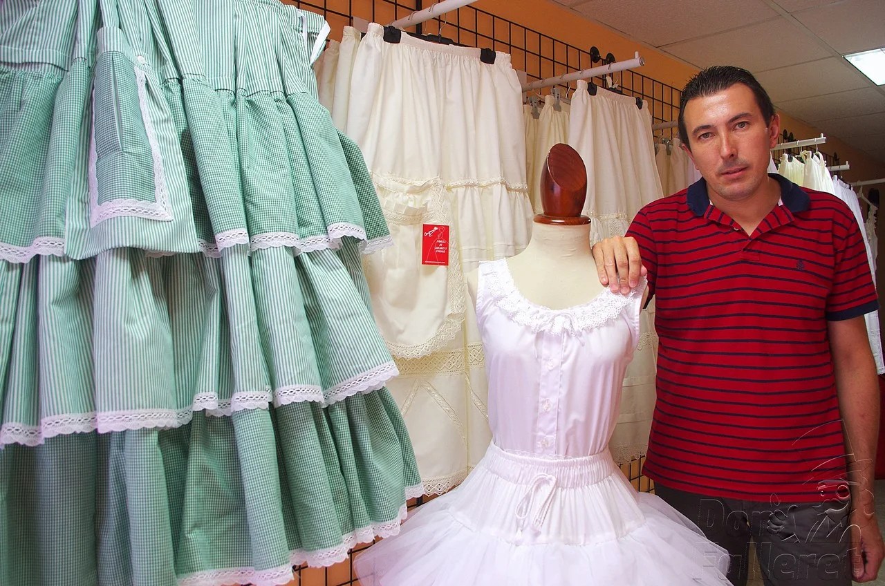 Cancanes Amparo lleva más de 15 años confeccionando cancanes y enaguas 4 Cancanes Amparo - Don Falleret