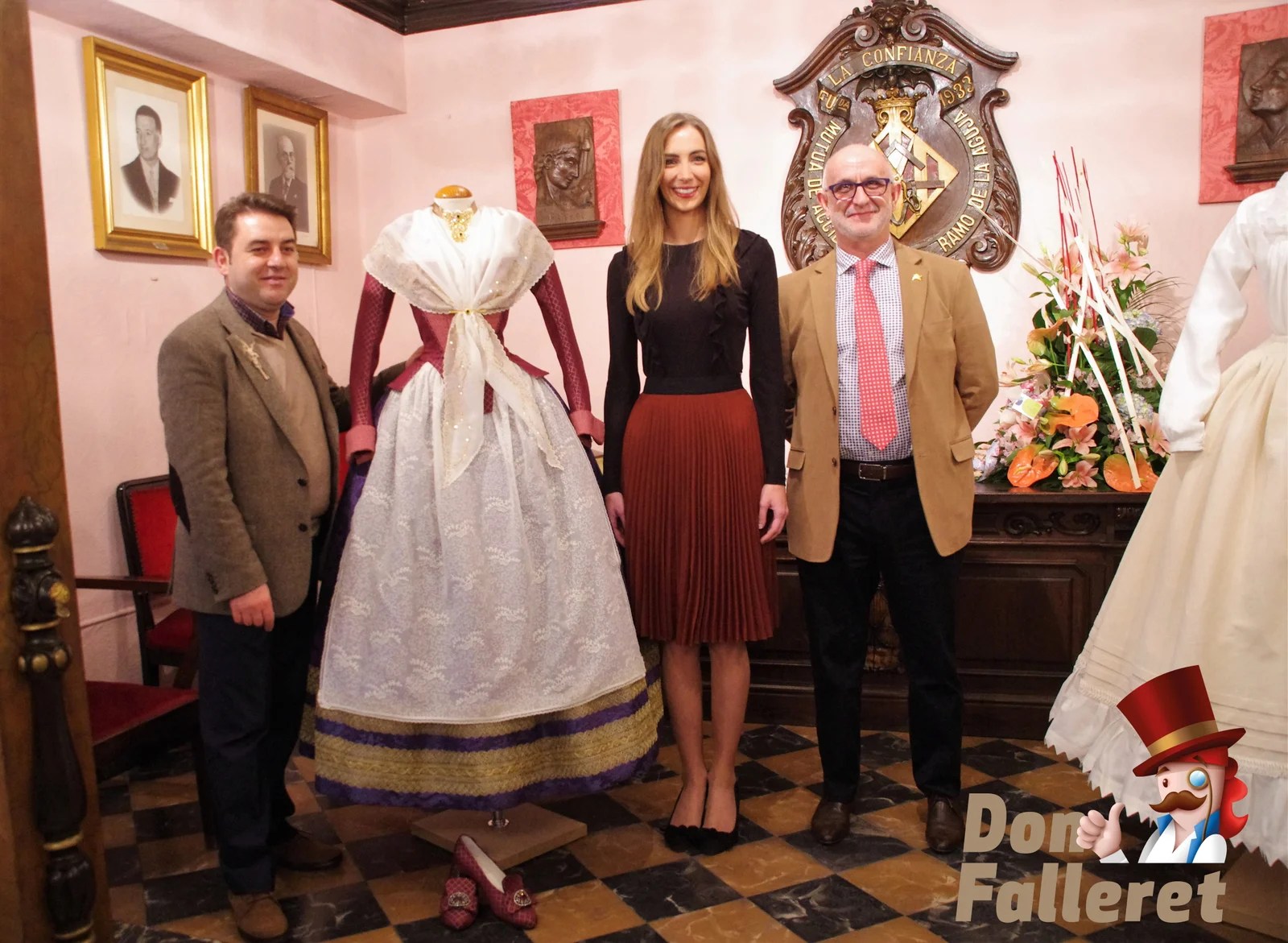 Raquel Alario, FMV 2017, recibe un traje completo del Gremio Artesano de Sastres y Modistas CV 3 Traje Gremio - Don Falleret 05_1