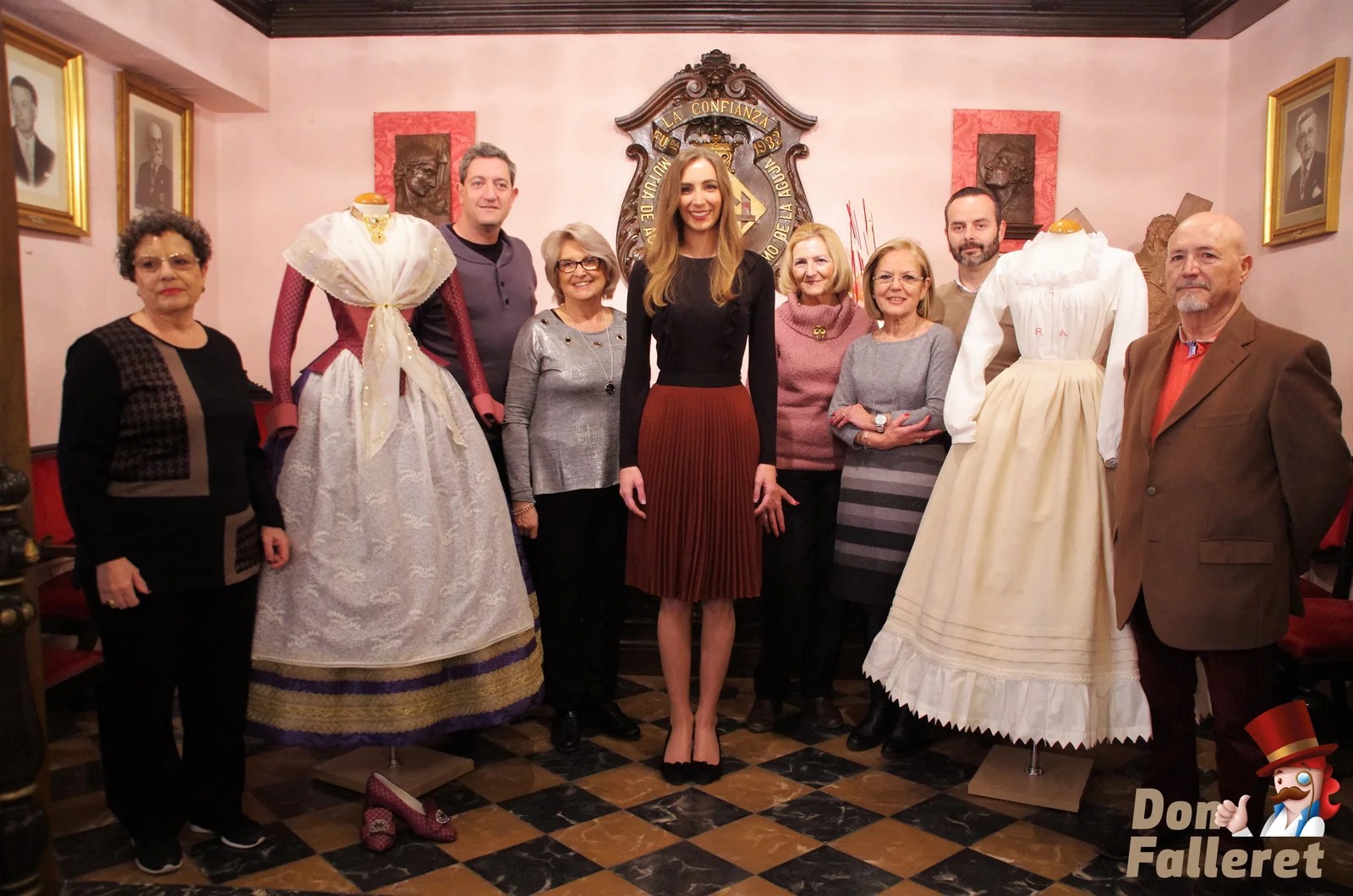 Raquel Alario, FMV 2017, recibe un traje completo del Gremio Artesano de Sastres y Modistas CV 2 Traje Gremio - Don Falleret 07_1