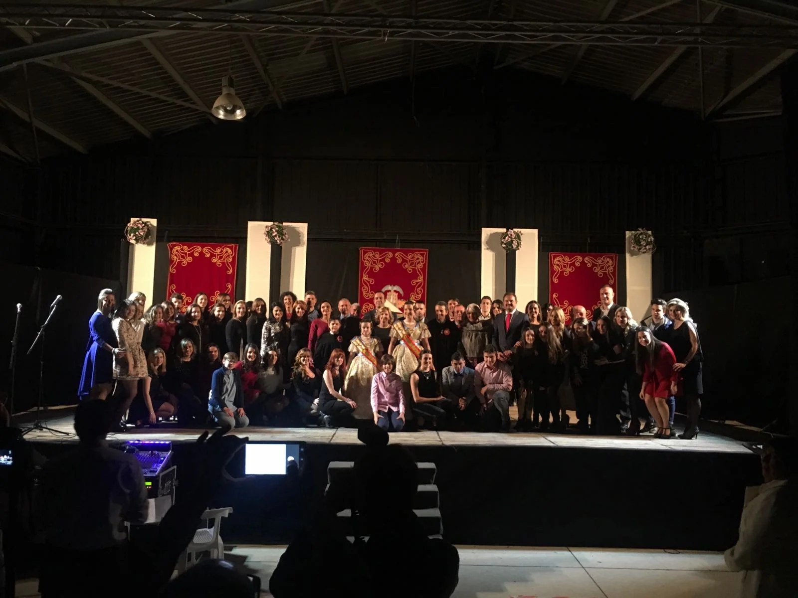 La falla Port de Silla se viste de gala para celebrar su 40 aniversario 1 gala representants