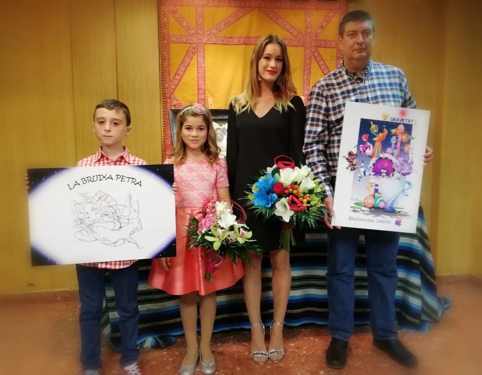 La Falla Bolsería proclama a sus Falleras Mayores y presenta sus Fallas 2019 6 bocetos 1