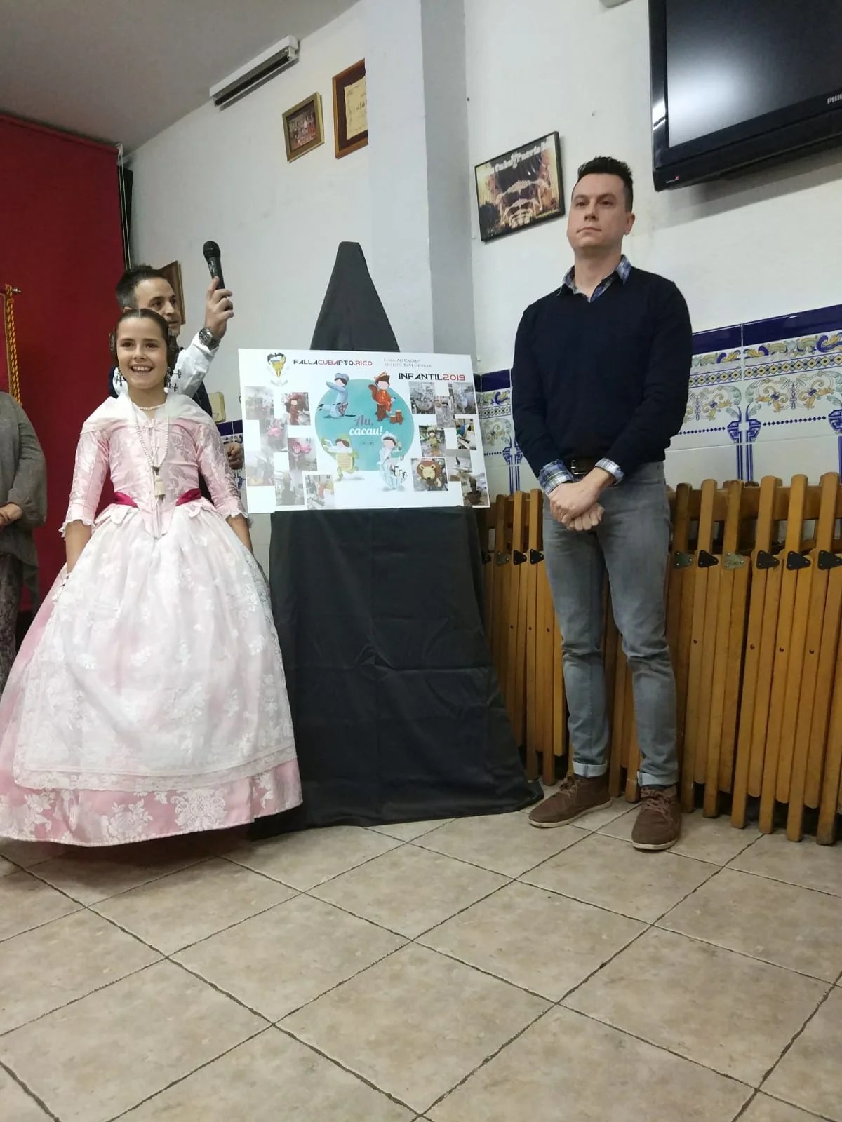 La Falla de la Llum presentó sus Fallas 2019 4 5