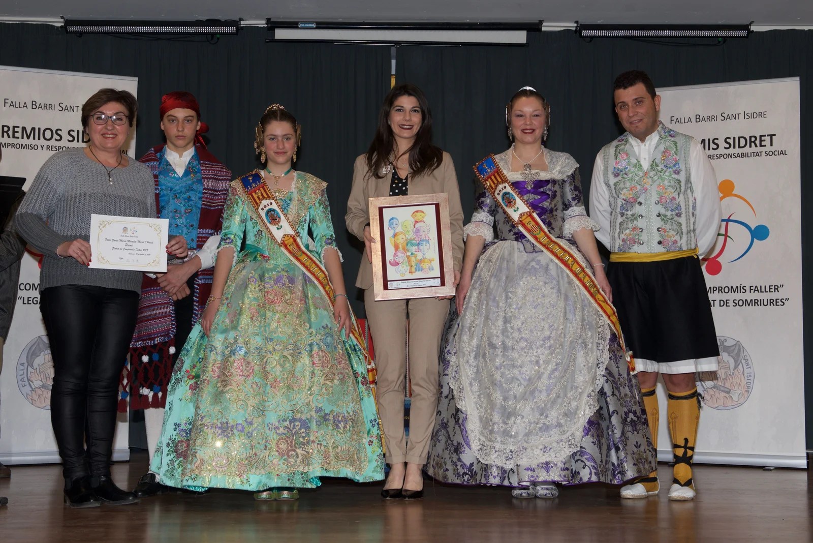 La Falla San Isidro premia la solidaridad 2 5.Sidret Compromiso Fallero a Santa Maria Micaela