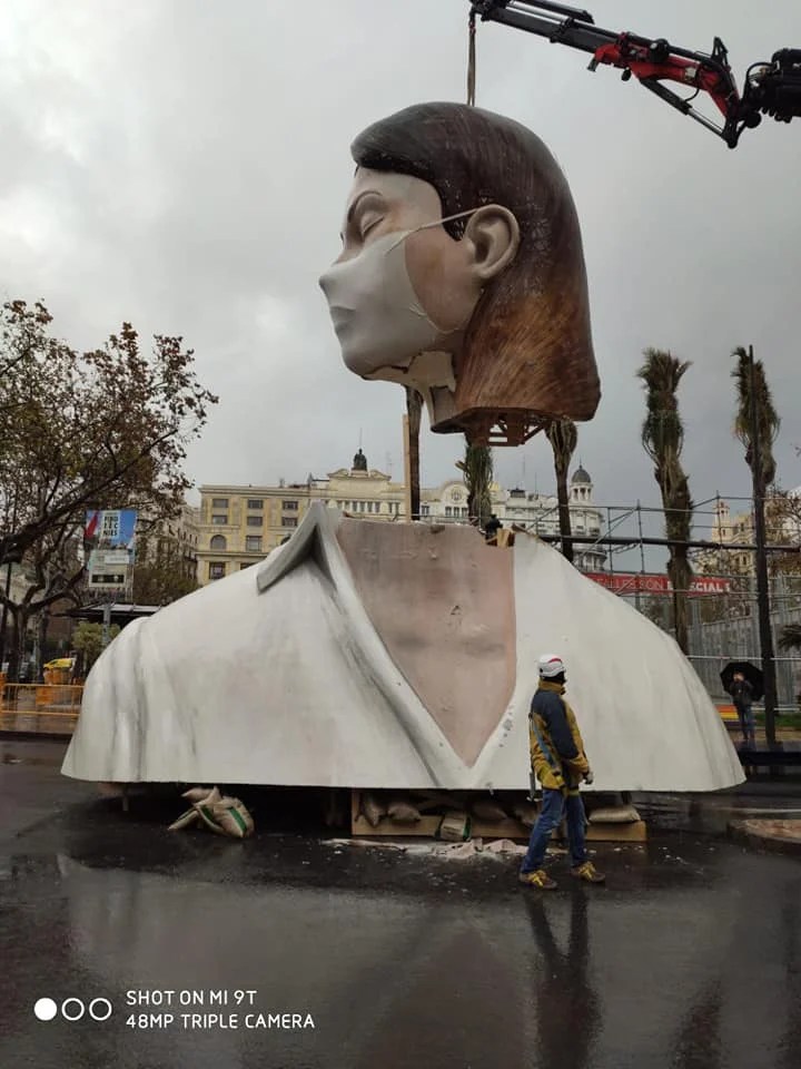 La Meditadora se va de la plaza 3 Traslado Meditadora 5