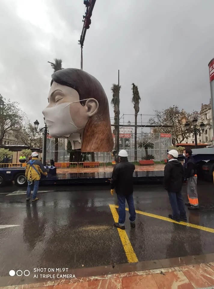 La Meditadora se va de la plaza 4 Traslado Meditadora 6