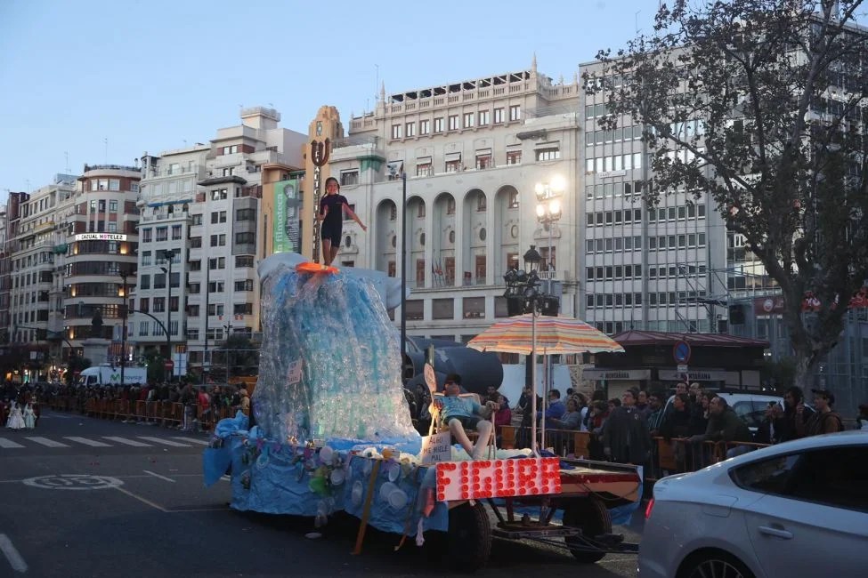 El cambio climático tema estrella de la Cabalgata del Ninot 1 figura cabalgata del ninot