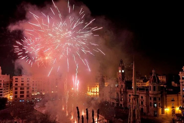 La Diputación de València destina 300.000 euros para financiar el proyecto ‘Torna la llum’ de los pirotécnicos valencianos 1 95