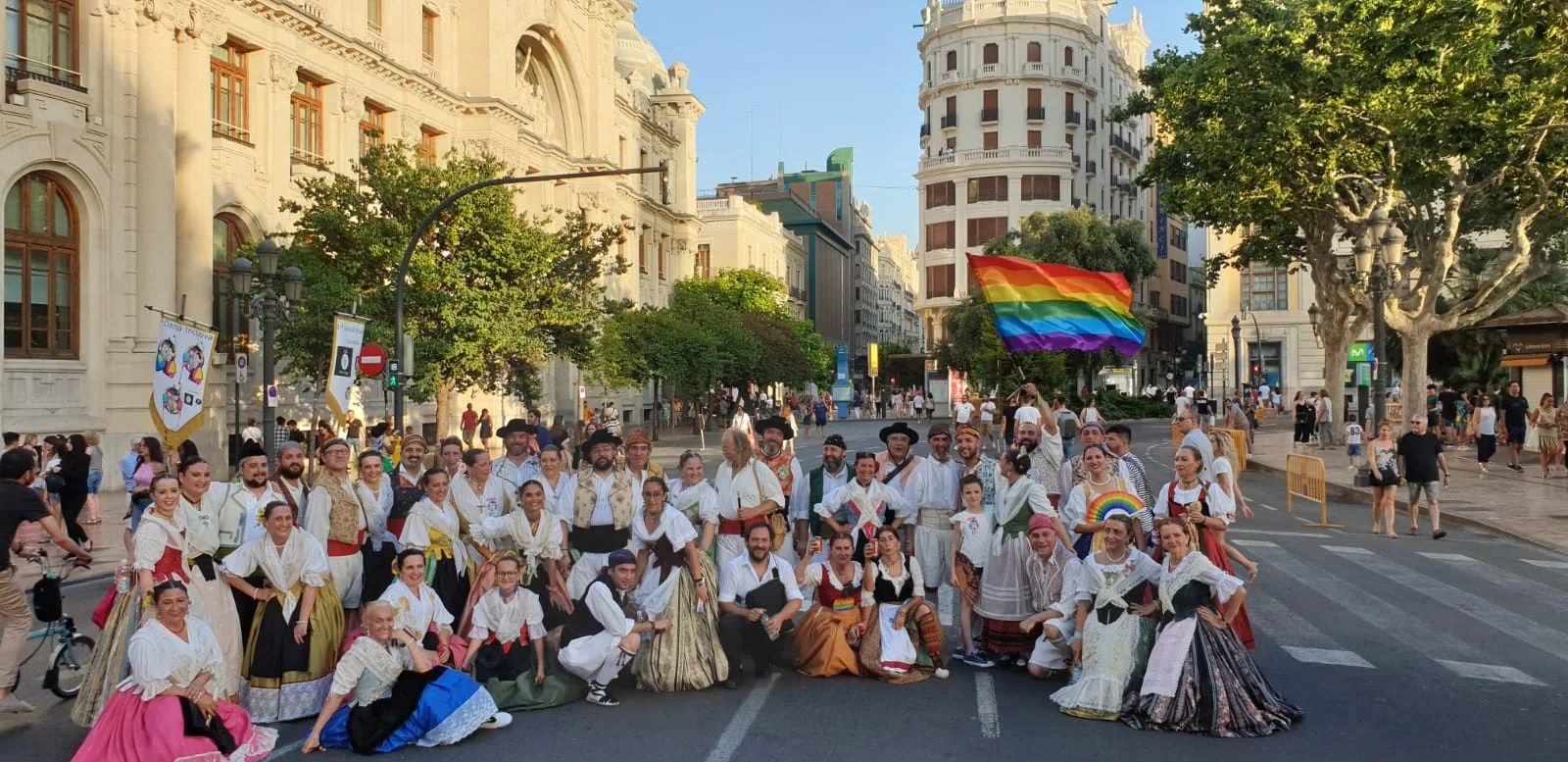 Participa en la dansà LGTBIQ+ virtual