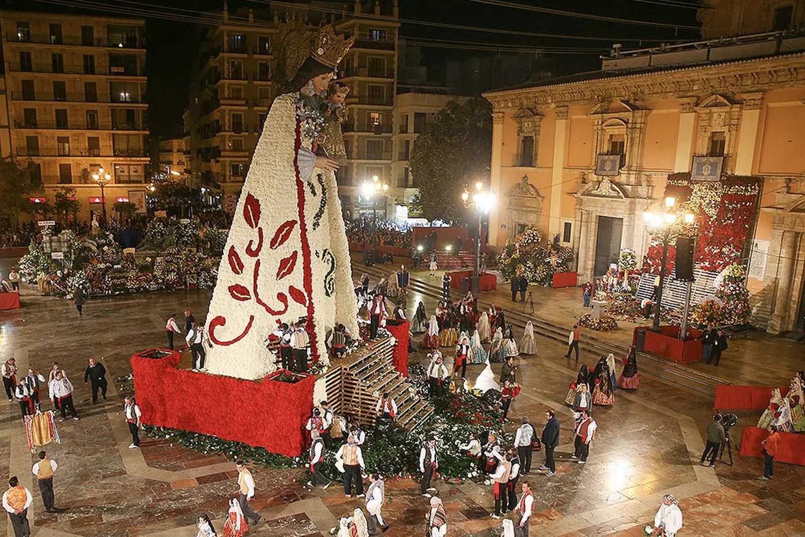 Los floristas valencianos mostrarán sus trabajos en espacios singulares de la provincia con ayuda de la Diputació