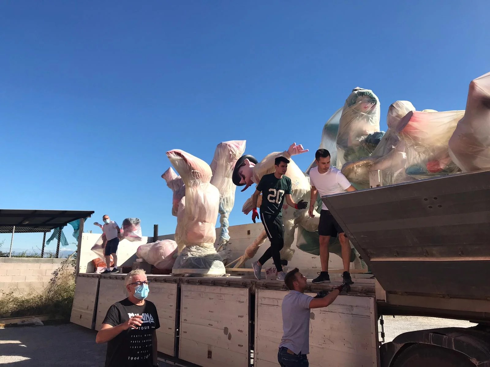 La Federació de Falles gestiona l'emmagatzematge de totes les falles de Borriana 2 Magatzem falles Borriana 4