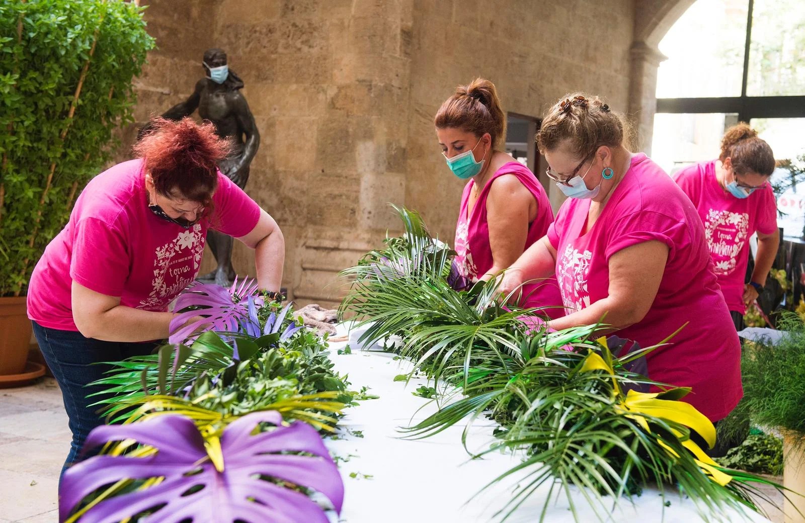 Los floristas recuperan la primavera decorando 20 municipios valencianos con ayuda de la Diputació 9 Dipu 4