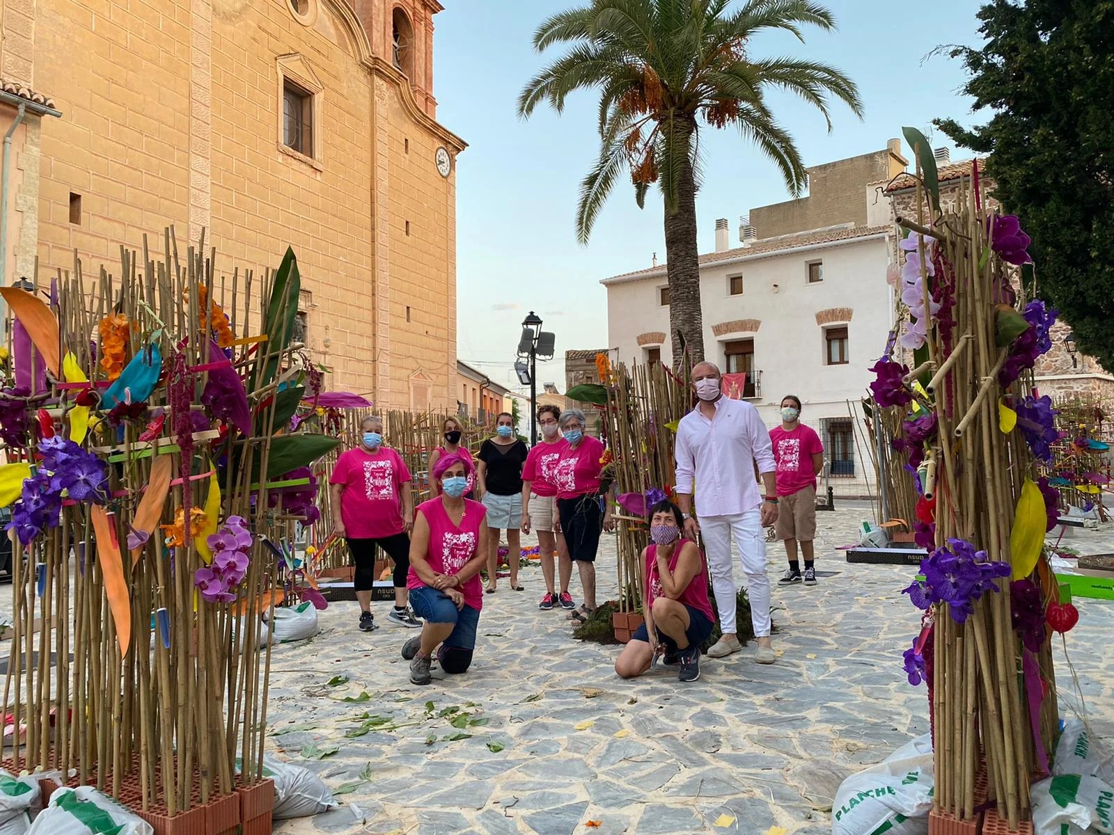 Los floristas recuperan la primavera decorando 20 municipios valencianos con ayuda de la Diputació 11 Faura 1