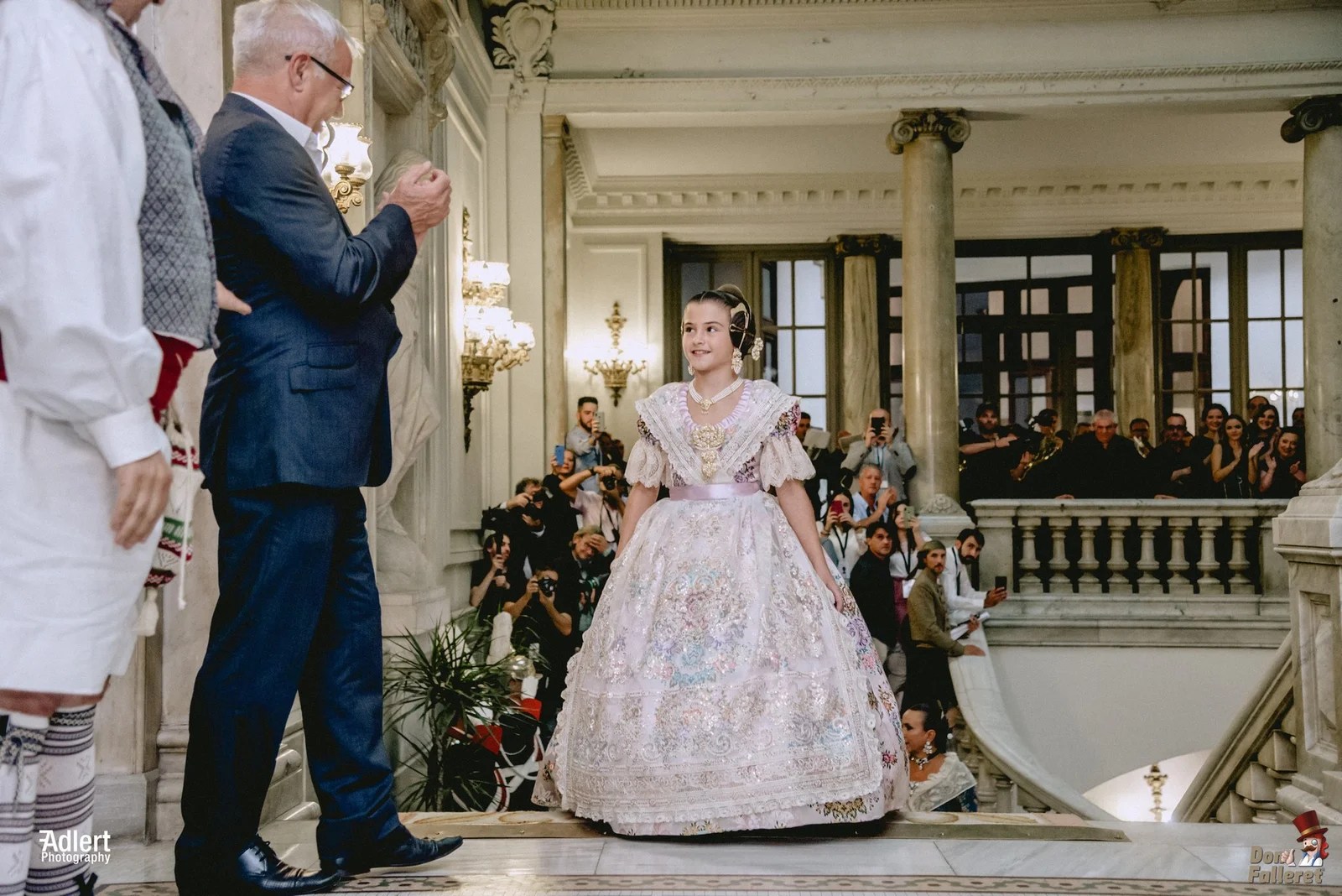 Imposición de bandas a las Falleras Mayores de València bajo las restriciones de la covid19 2 ADL4803