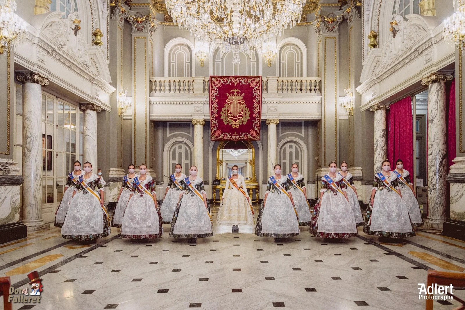 Carla García y Consuelo Llobell serán este sábado oficialmente las Falleras Mayores de València 2021 2 ADL9142