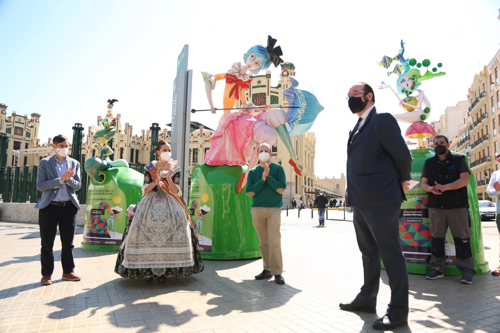 Ecovidrio invita a los valencianos a reciclar con espíritu fallero