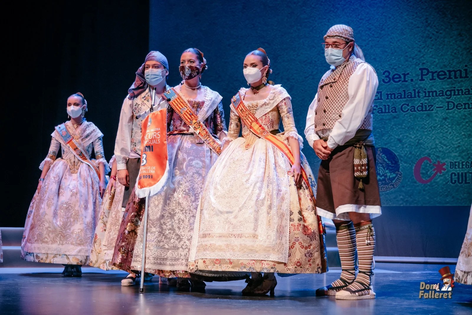 La Gala de la Cultura pone el punto de inicio hacia las Fallas 2021 de septiembre 11 3er. Premi per a “El malalt imaginari” de la Falla Cadiz – Denia Foto: Fran Adlert