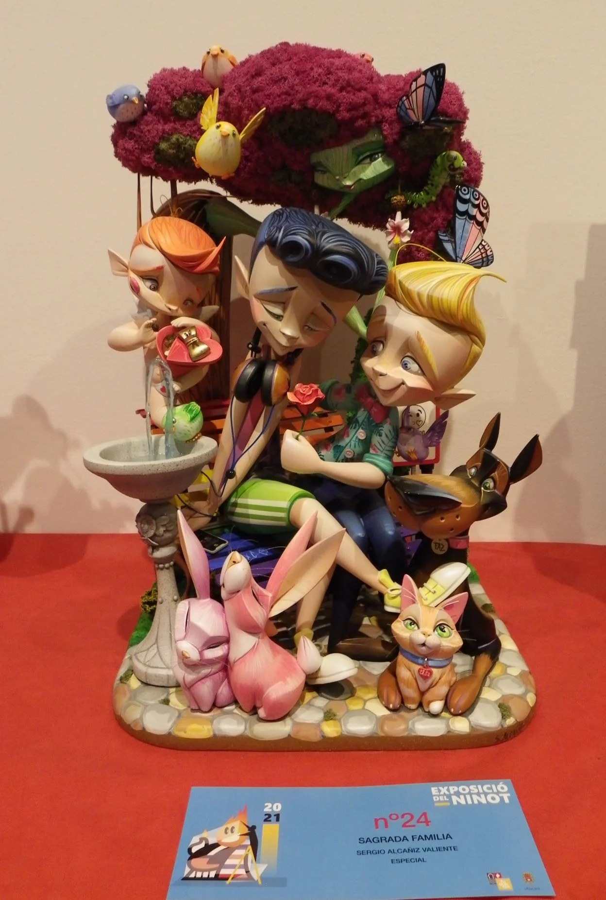 Alicante salva a los Ninot Indultats 2021 1 "Prohibido pisar el amor" del artista fallero Sergio Alcañiz Valiente