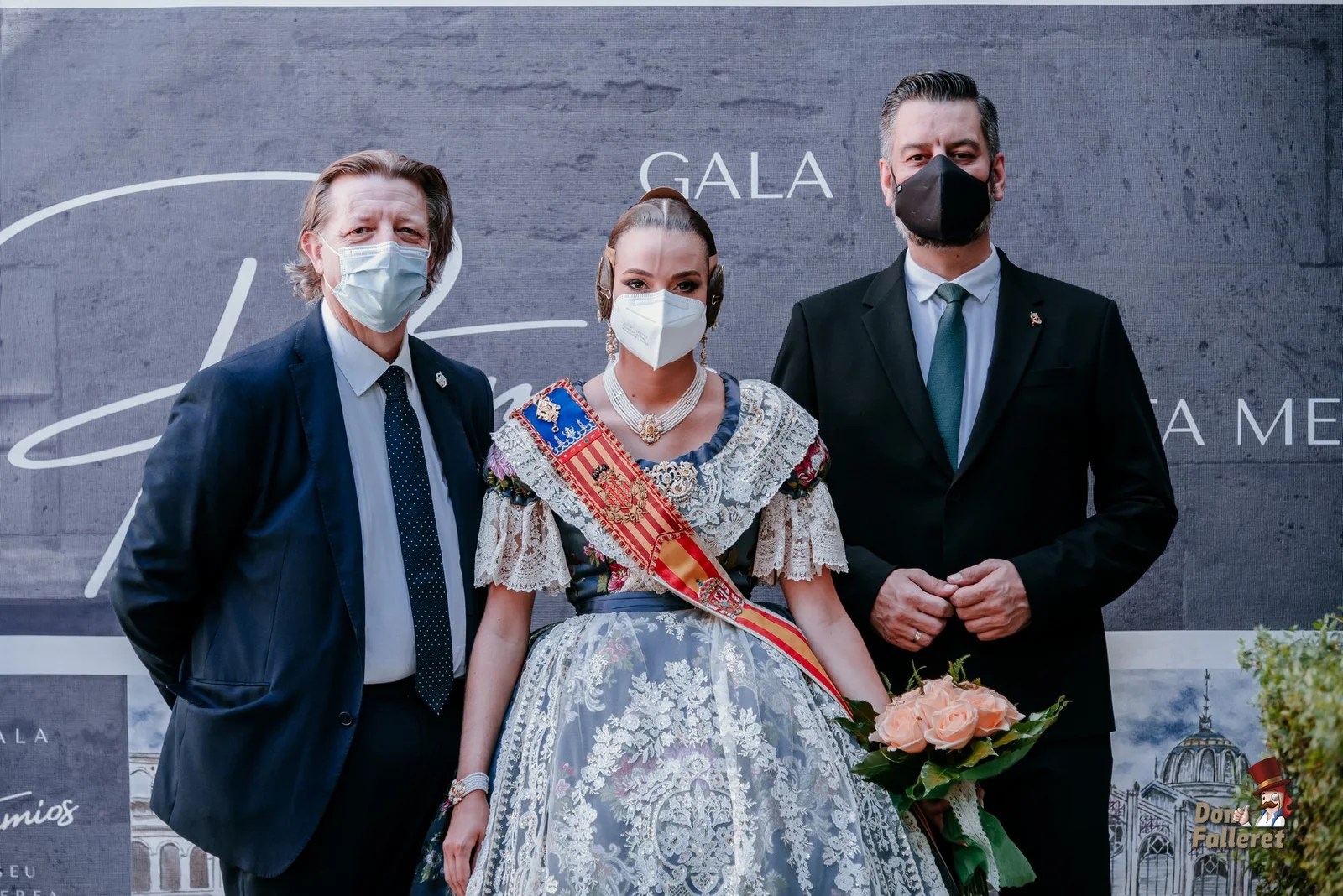 Consuelo Llobell reconocida por su labor como Fallera Mayor de València y Médica