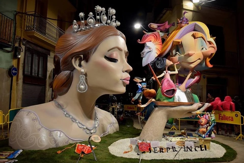 Una comisión fallera del centro aún no sabe donde plantará sus Fallas en septiembre