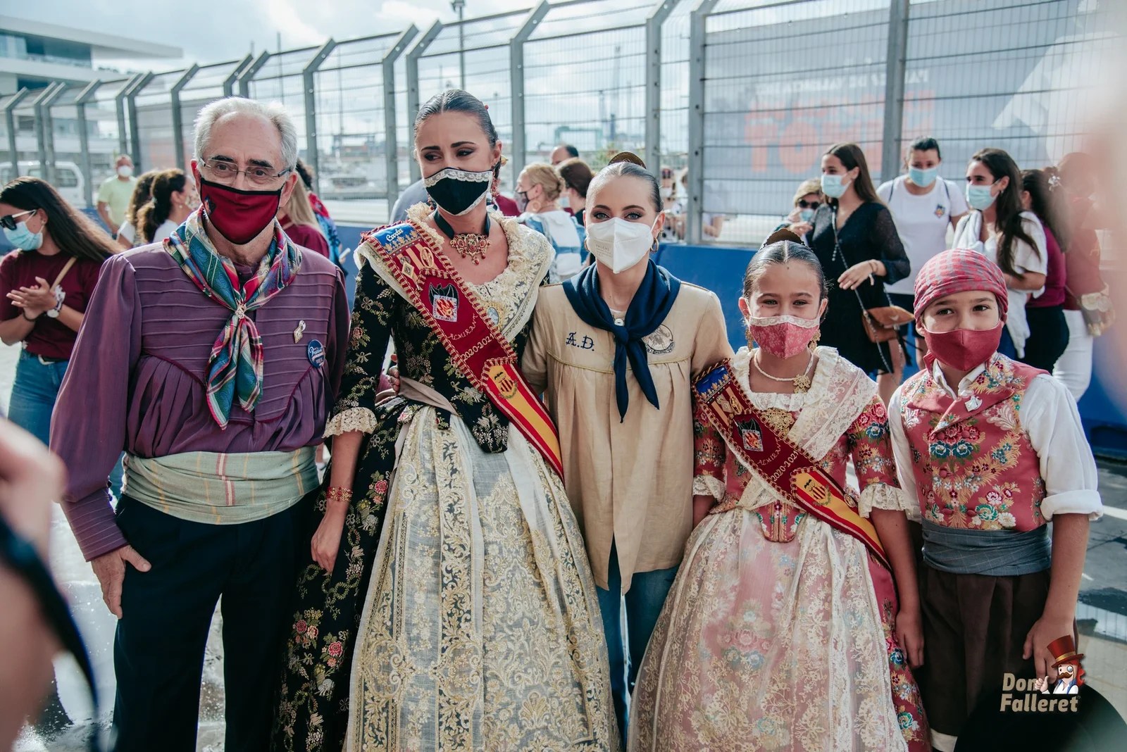 Un doblete, ninots y una fallera mayor y su corte revolucionadas 2 Clausura Exposicion del Ninot 2021 I Don Falleret por Fran Adlert 66