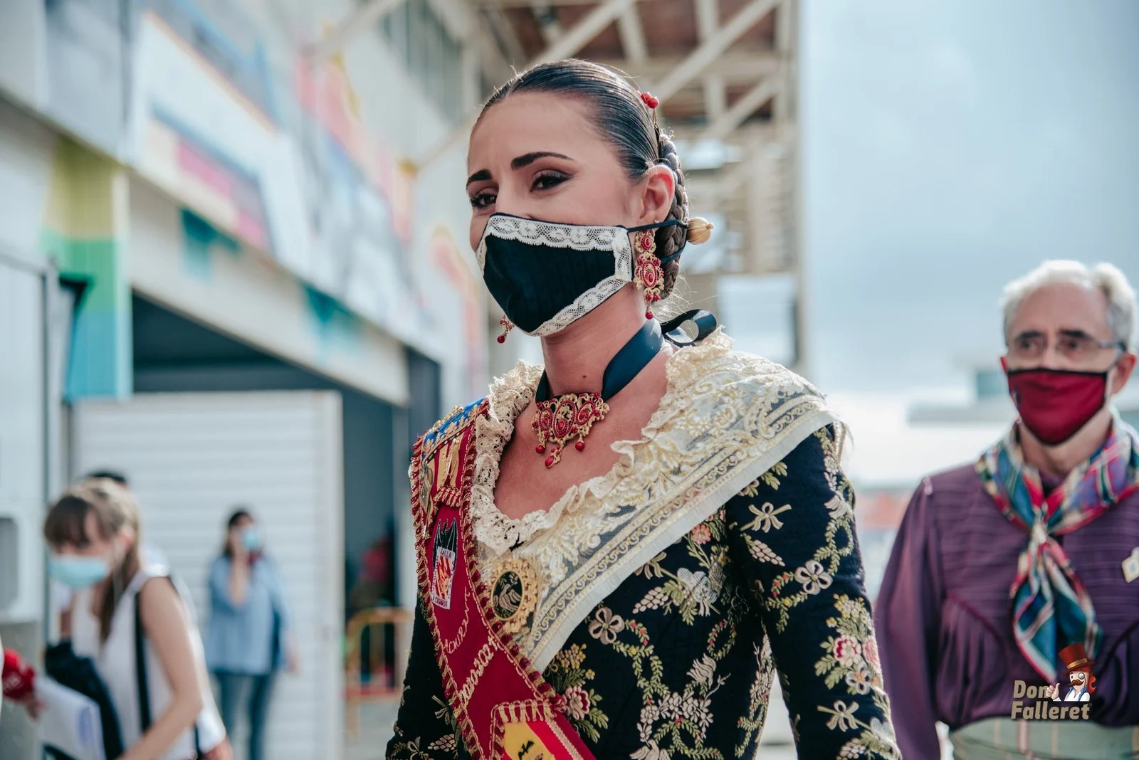 Un doblete, ninots y una fallera mayor y su corte revolucionadas 4 Carla Fuster, Fallera Mayor de la Falla Almirante 2021