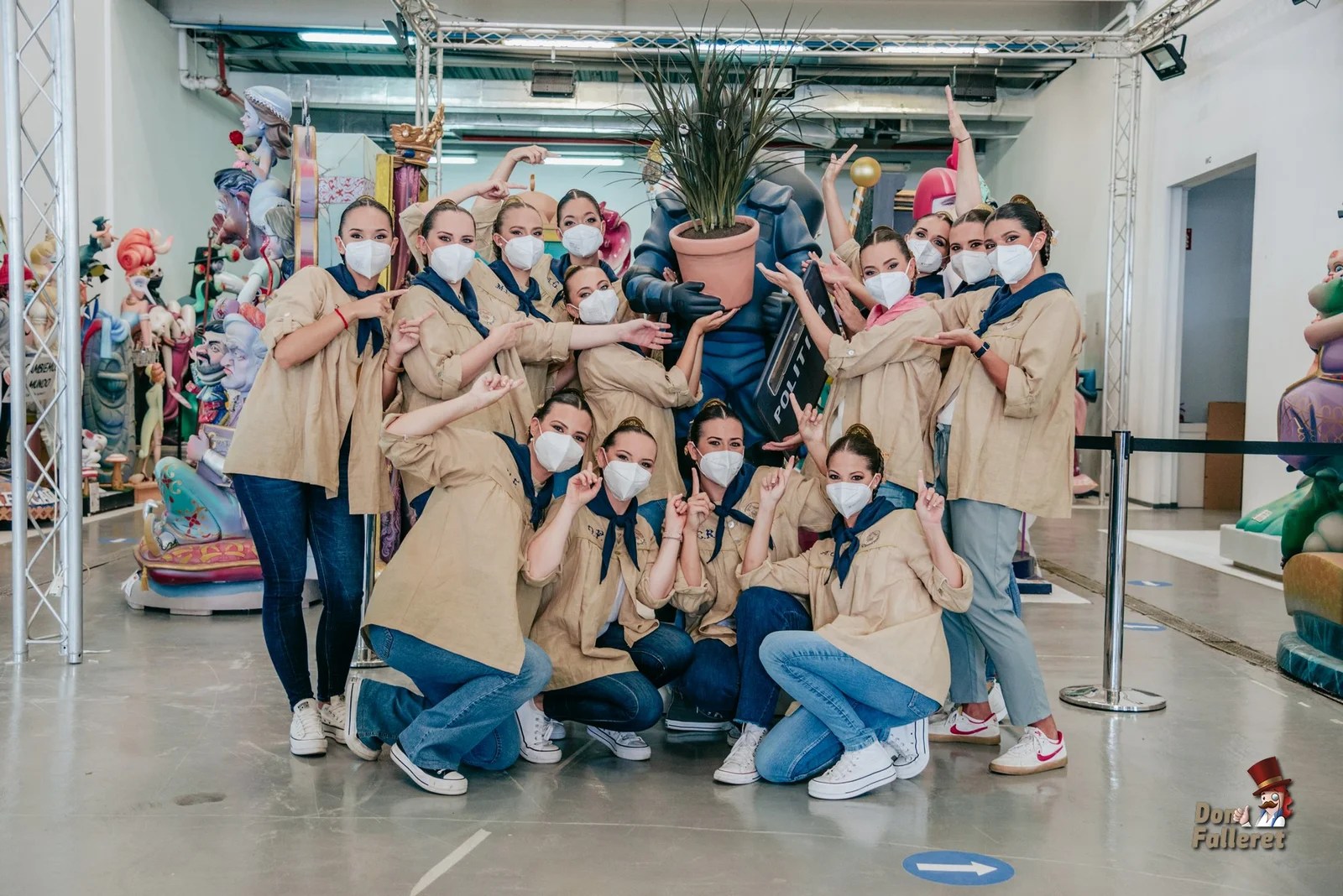 Un doblete, ninots y una fallera mayor y su corte revolucionadas 1 Recogida del ninot de la falla municipal 2021 foto: Fran Adlert