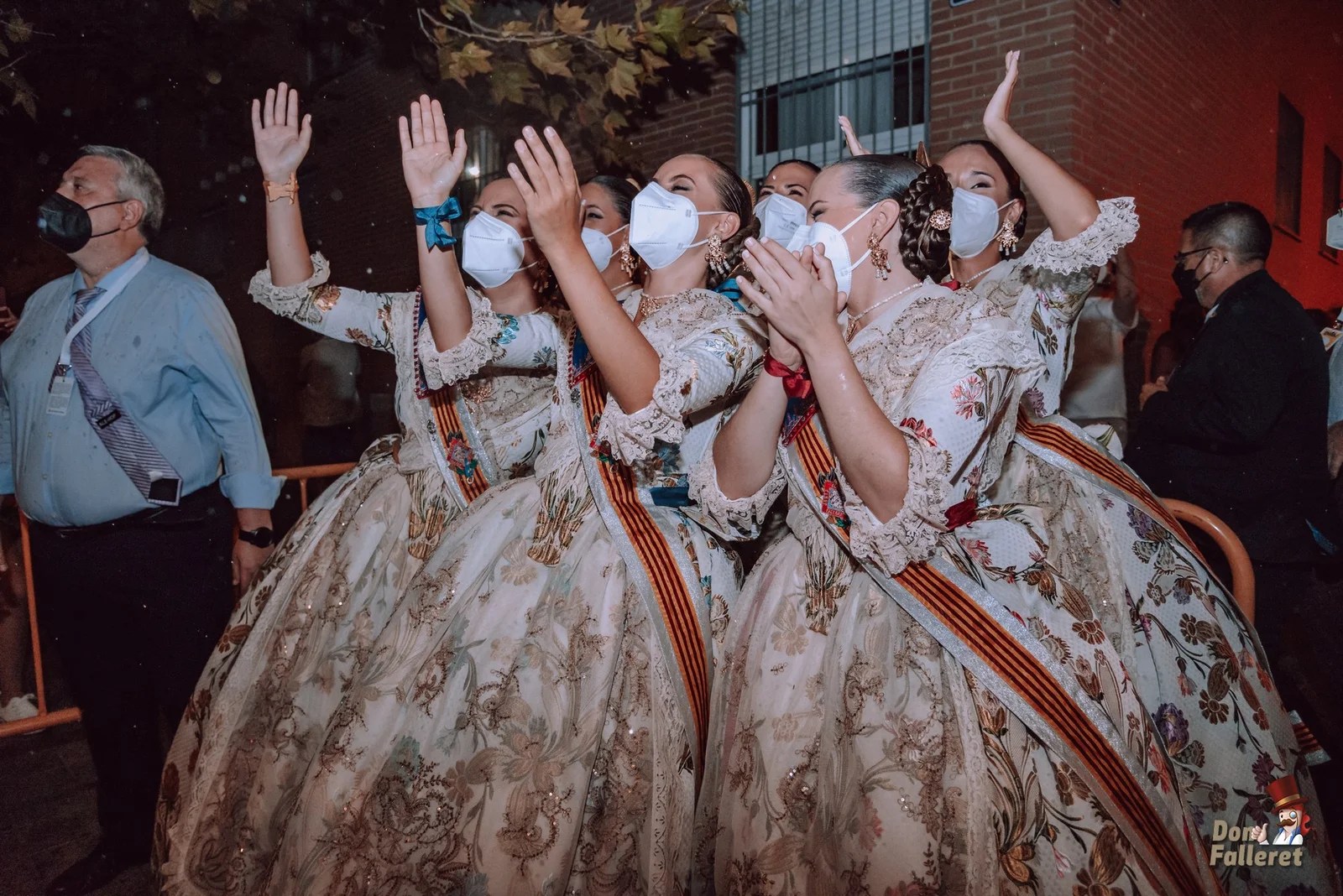 Que el fin del mundo nos pille en Fallas 4 LAlba de les Falles 2021 I Don Falleret por Fran Adlert 20