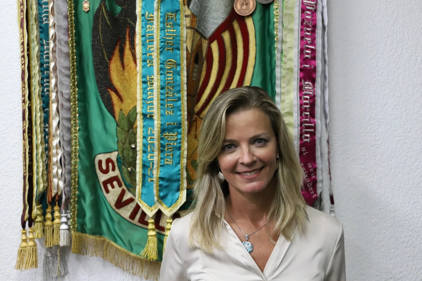 Patricia Sanz Sala es elegida Fallera Mayor de la Falla Sevilla Denia