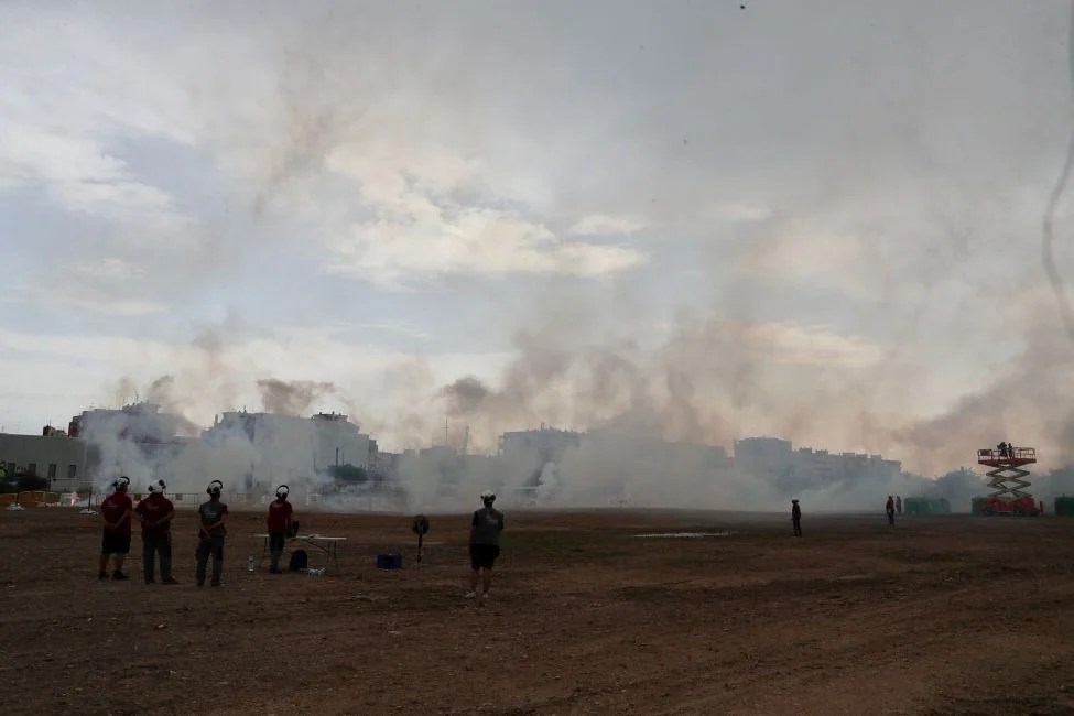 L’alcalde destaca el suport de l’Ajuntament per als sectors econòmics vinculats a les falles, “clau per a la ciutat” 2 primera mascleta fallas 2021 6