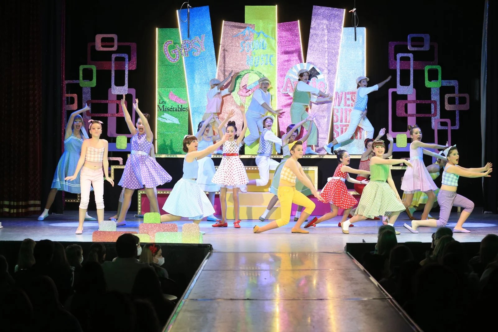 Las comisiones infantiles de Obispo Amigó-Cuenca y Maestro Valls-Marino Albesa, se alzan con los primeros premios del concurso de Playbacks de Junta Central Fallera
