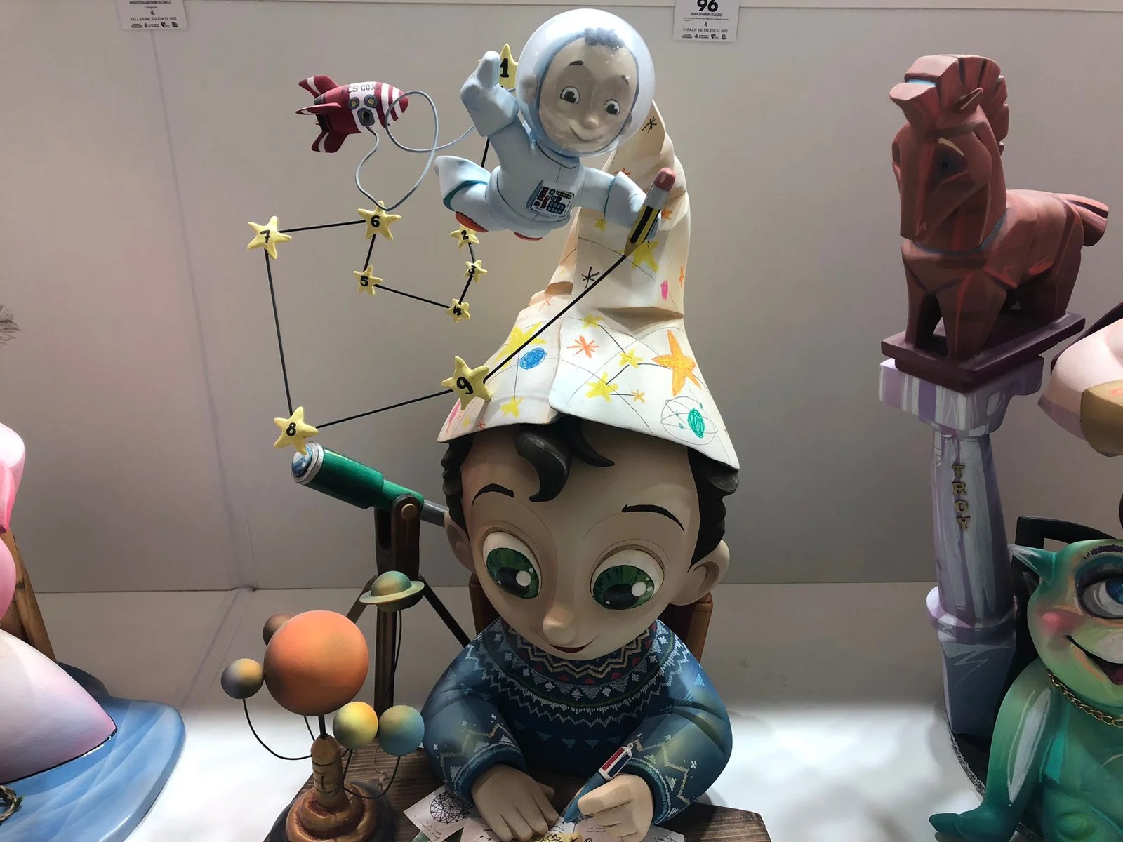 EL NINOT DEDICADO A FÉLIX RODRÍGUEZ DE LA FUENTE Y UNA ESCENA DE UN NIÑO QUE SUEÑA CON SER ASTRONAUTA GANAN EL ‘PREMI SOSTENIBILITAT’ Y ‘PREMI DIVULGACIÓ’ DE LA CIUTAT DE LES ARTS I LES CIÈNCIES 4